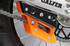 Kryt kyvné vidlice AXP pro KTM, Husqvarna, GasGas, Sherco – černý