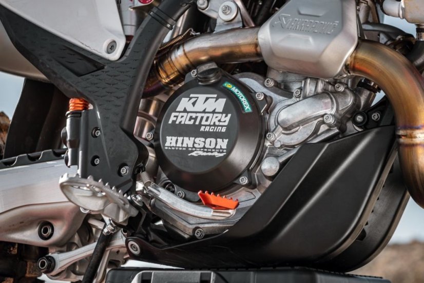 Víko spojky KTM factory KTM/HQ/GG 2024 -->