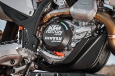 Víko spojky KTM factory KTM/HQ/GG 2024 -->