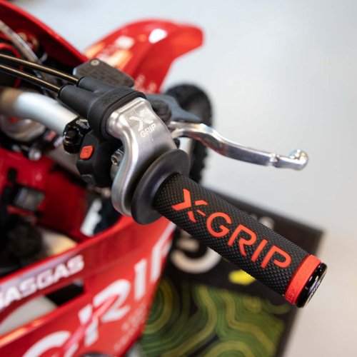 Domeček plynové rukojeti X-grip KTM/HUSQVARNA/GASGAS 2024 --> - Barva: Stříbrná